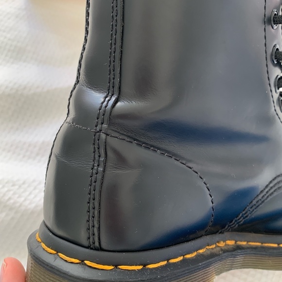 classic 1460 black dr martens 
size uk 4 eu 37 us womens 6 - Picture 2 of 4